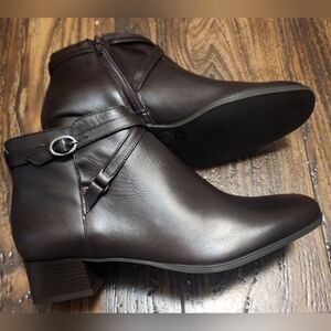 Michelle D Dark Brown Leather Ankle Boots Sz 7 NWOB Save 15%!